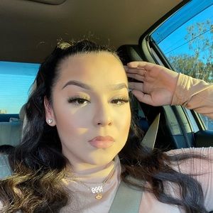 Meet your Posher, Elena